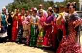 Spanien_Andalusien_Rocio_Wallfahrt_Pfingsten_FlamencoKleider_Frauengruppe2