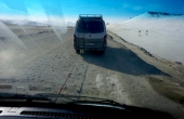 russia_olchon-irkutsk_auto-panne_abschleppen_piste