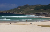 spain_galicia_costa-da-morte_traba_praia_kitesurfer-start