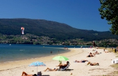 spain_galicia_rias-baixas_ria-vigo_cesantes-suedwindplaya_kite_badegaeste_endejuli