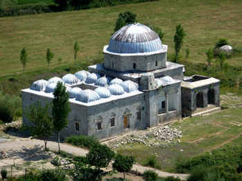 Shkoder: Grenz- und Versorgungsstadt in Nordalbanien