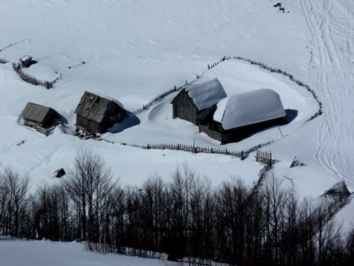 BJELASICA Region, JEZERINE, östlich Kolasin: Skitouren auf breiten baumlosen Hängen (Revier 2)