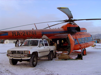 Kamtschatka: Transport kennt keine Grenzen, Helikopter und Panzer bewegen Lebensnotwendiges