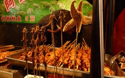 Mandchurei: Chinesische Feinkost bedeutet zu Essen was die Natur hergibt. Nicht nur Käfer und Heuschrecken
