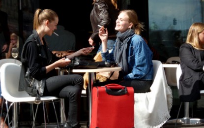 Kopenhagen: Junge Leute in junger Architektur