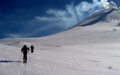 KAMTSCHATKA: Ratrak Boarding & Skitouren auf dem AWATSCHINSKAJA und KLJUTSCHEWSKAJA Vulkan